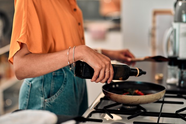 7 Healthiest Cooking Oils—and Which Ones to Avoid