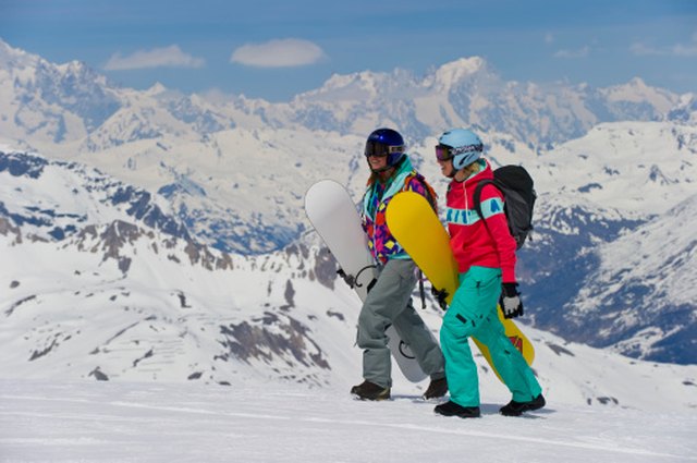 difference-between-ski-snowboard-pants-livestrong