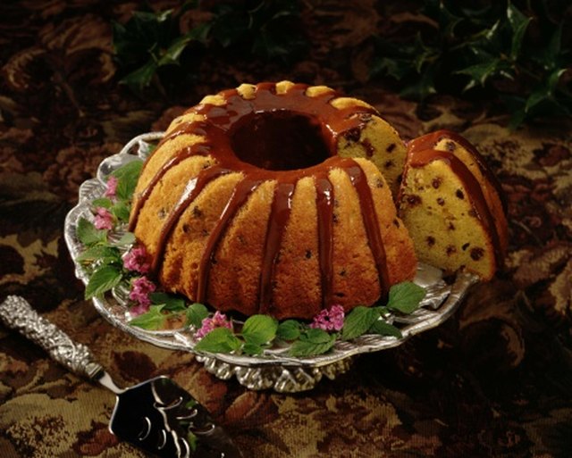 How to Bake a Cake in a Bundt Pan