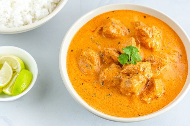 Calories of Chicken Curry & Boiled Rice | livestrong