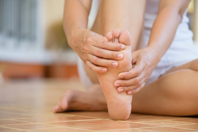 why-do-my-feet-cramp-when-i-exercise-livestrong