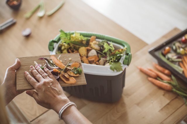 Chef'n EcoCrock Plastic Compost Bin