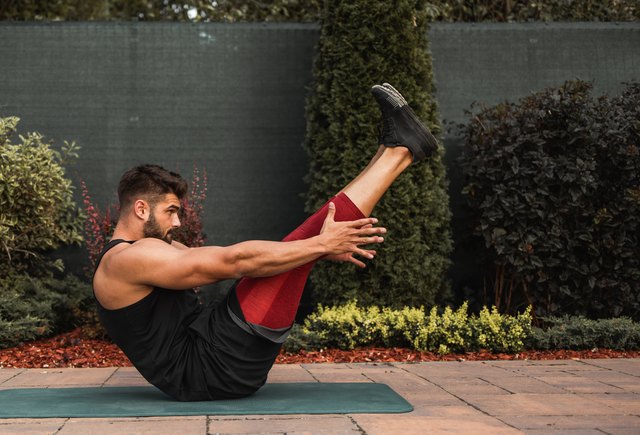 VIDEO: Advanced Pilates Core Flow on the Mat, 30 Minutes