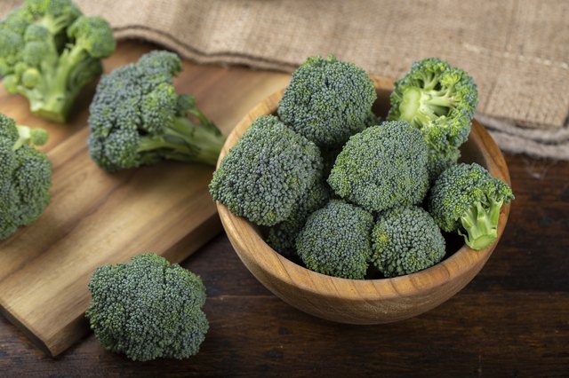 how-to-remove-bitterness-from-cooked-broccoli-livestrong