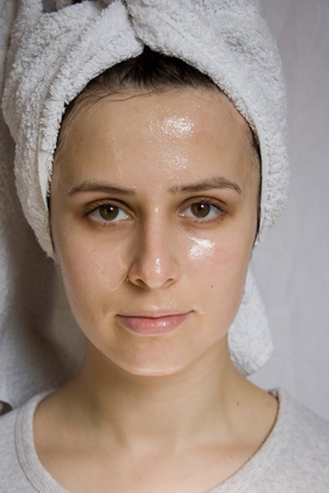 face oil redness reduce Livestrong.com   How Treat to Acne Inflamed