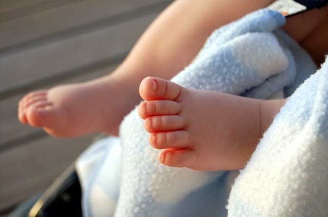 the-causes-of-smelly-feet-in-infants-livestrong