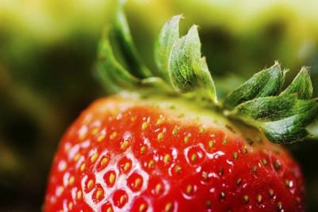 2 strawberries carb count