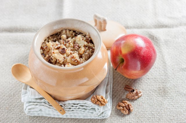 Quinoa porridge with apples and walnuts