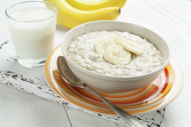 Oatmeal with bananas