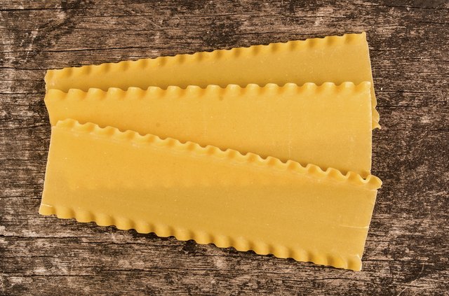 raw pasta used for baking lasagna