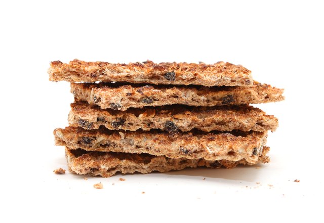 can-you-eat-crackers-on-a-low-carb-diet-livestrong