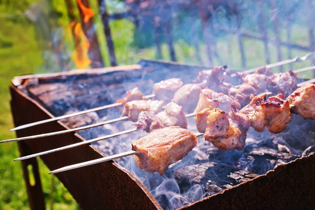 How to Keep Chicken Kabobs from Sticking to the Grill | livestrong