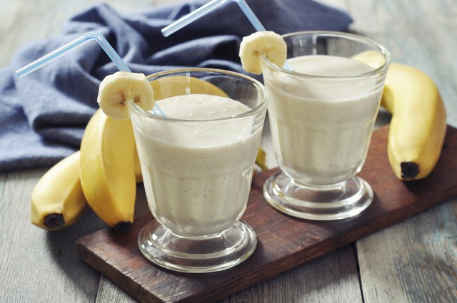 Calories in a Banana Milk Shake | Livestrong.com