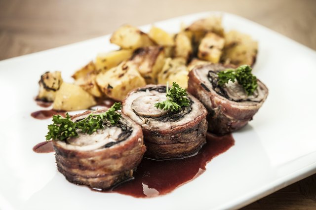 How to Cook Stuffed Pinwheel Beef Steaks | livestrong