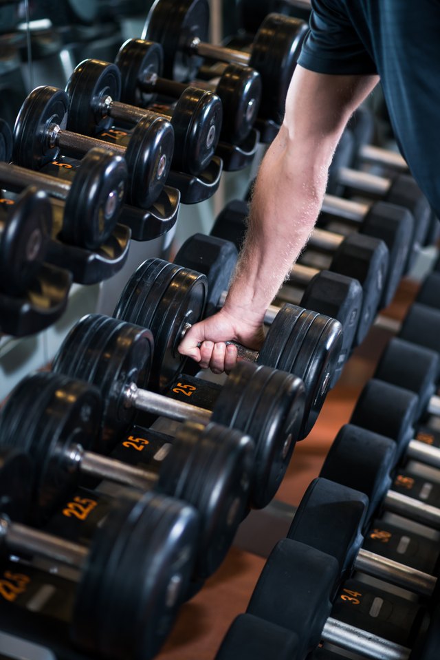 Lifting dumbbell