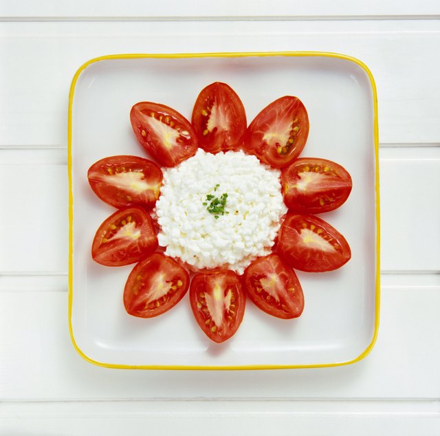 Plum tomatoes with cottage cheese