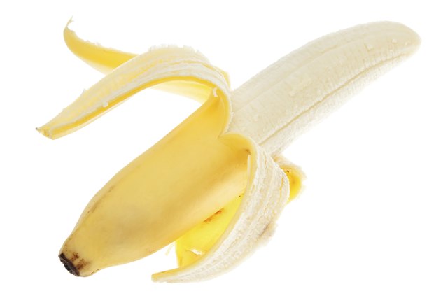 Medium Banana Vs. Large Banana | livestrong