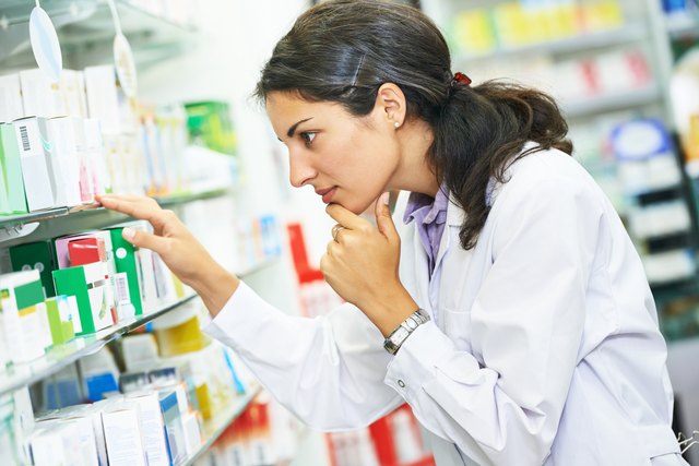 Pharmacutical chemist worker