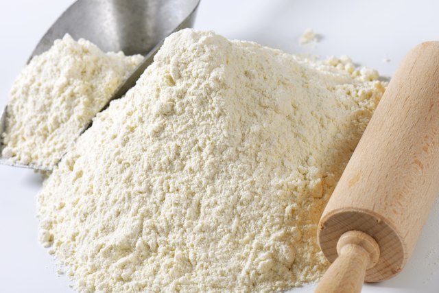 Wheat flour and rolling pin