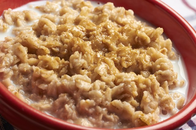 can-eating-oatmeal-cause-a-weight-increase-livestrong