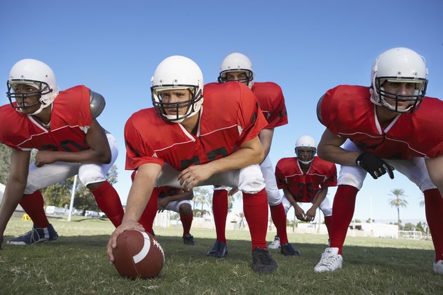 Fitness & Diet for an Offensive Lineman | Livestrong.com