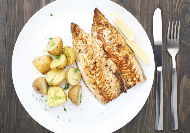 Fried mackerel with baked potato