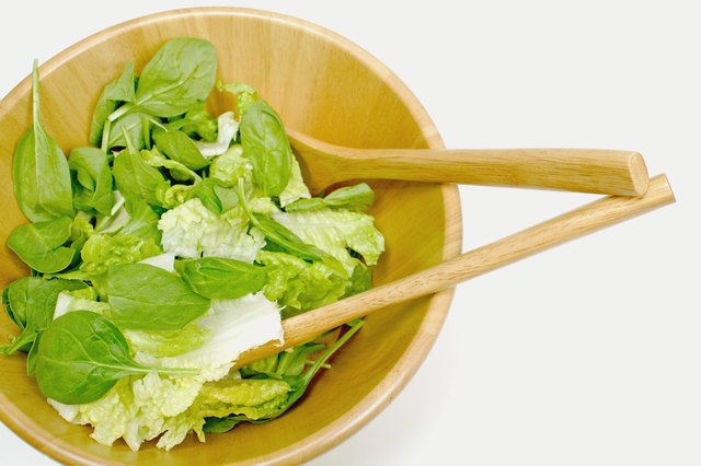 Nutritional Facts for Lettuce vs. Spinach livestrong