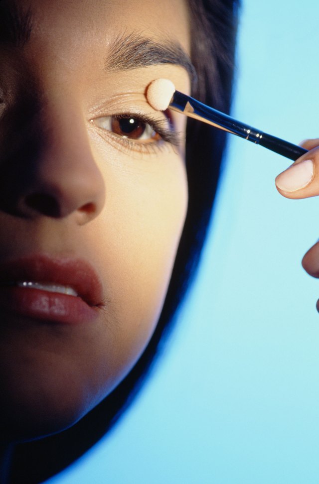 Allergic Reaction to Eye Makeup Symptoms | Livestrong.com Makeup Allergic Reaction