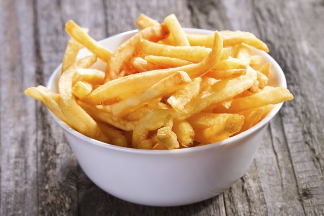 fries potatoes