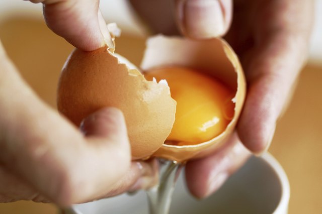 How to separate yolk and egg white
