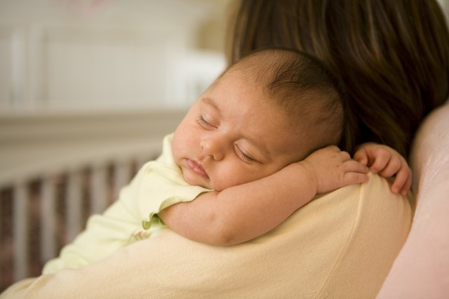 how-to-put-baby-into-a-crib-without-waking-her-up-livestrong