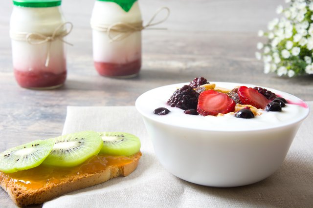 Natural yogurt with fresh berries