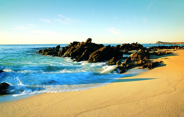 is-it-warm-enough-to-swim-in-the-bahamas-in-february-livestrong