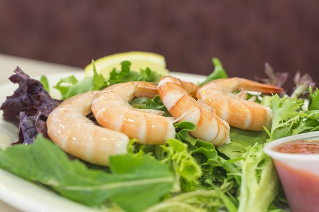 how-to-serve-cold-shrimp-livestrong