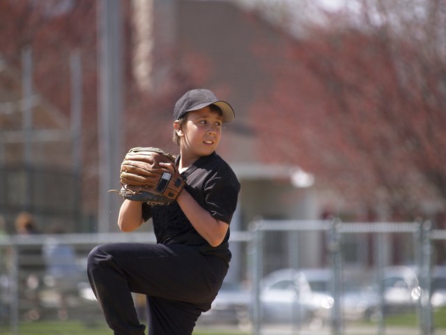 How to Strengthen Your Pitching Arm for Little League | Livestrong.com