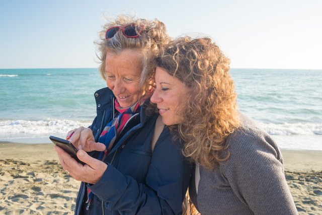Sharing life moments using wireless technology