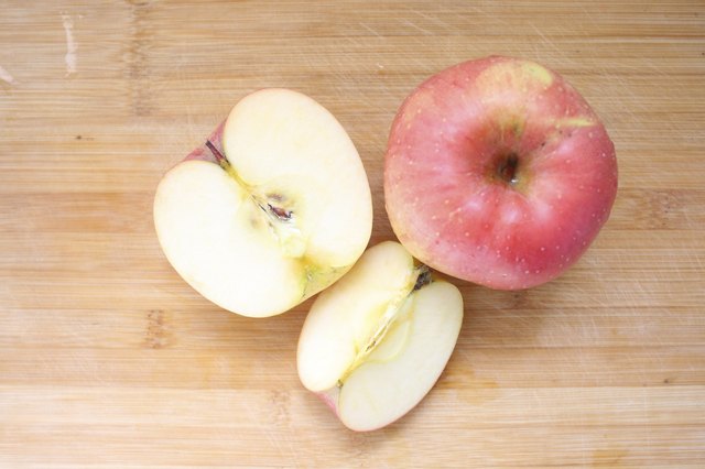 How Many Calories Are In A Pink Lady Apple Livestrong