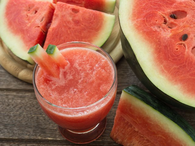 Benefits of Juicing Watermelon and Watermelon Water | livestrong