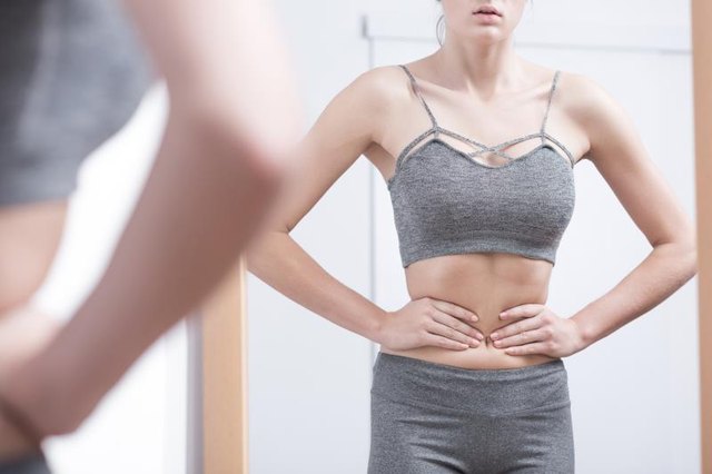 How to Get a Slim Waist With a Square Body Shape
