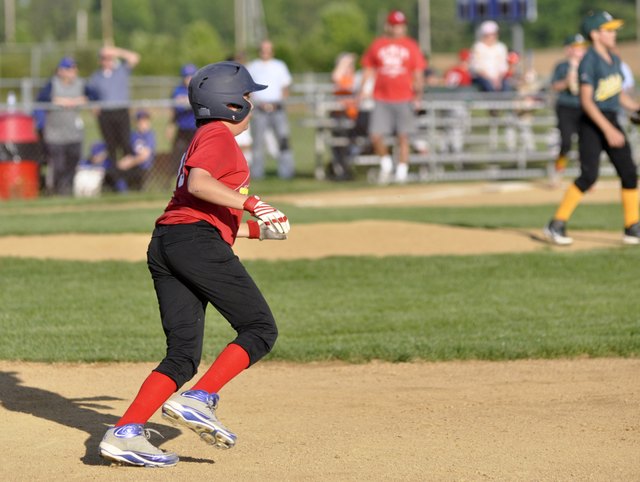 little league base runner