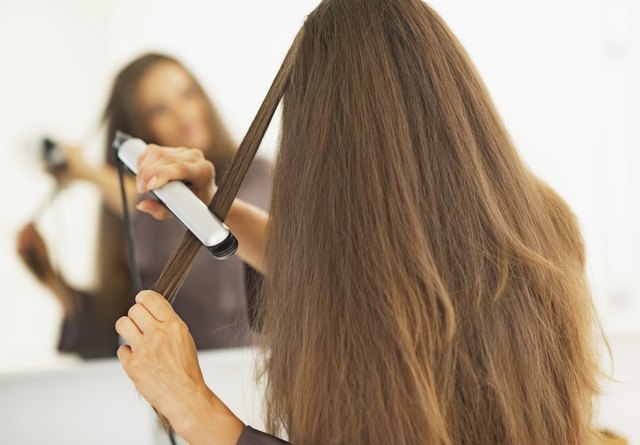 How to Fix Dry Hair Ends | Livestrong.com