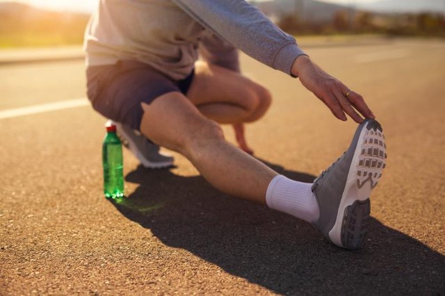 ew-why-are-my-joints-cracking-and-popping-livestrong