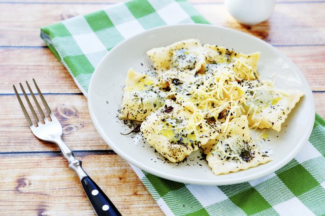 How to Cook Frozen & Fresh Ravioli | Livestrong.com