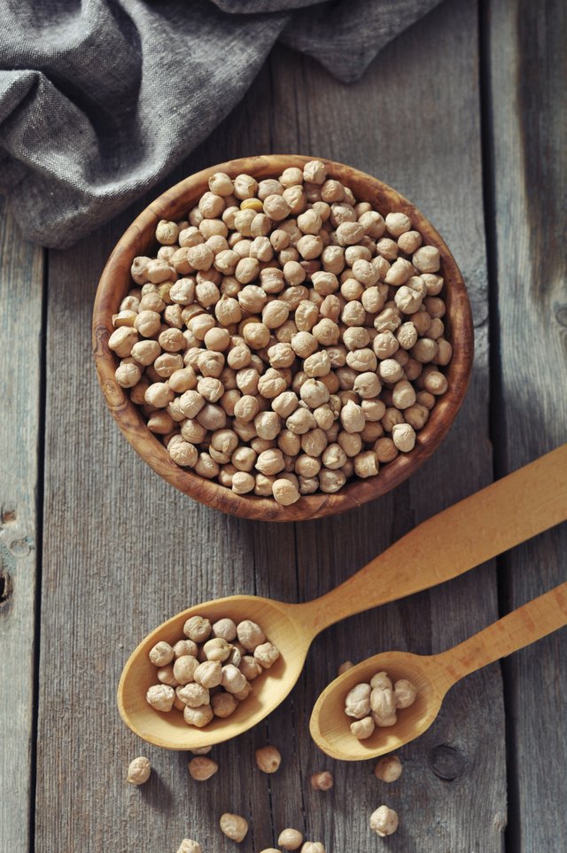 nutritional-value-of-chickpeas-sprouts-livestrong