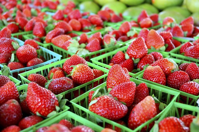 Weight Loss and Strawberries | Livestrong.com