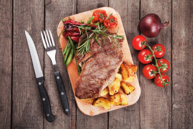 Beef steak with potato and vegetables