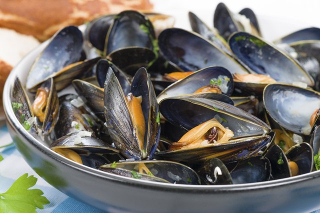 Can I Eat Mussels While Pregnant? | Livestrong.com