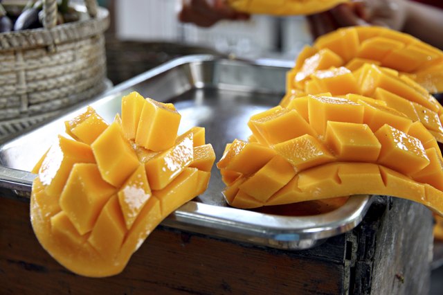 Ripe mangoes slices.