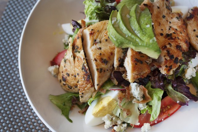 Cobb Salad Nutrition Information | livestrong