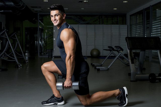 Dumbbell Lunge